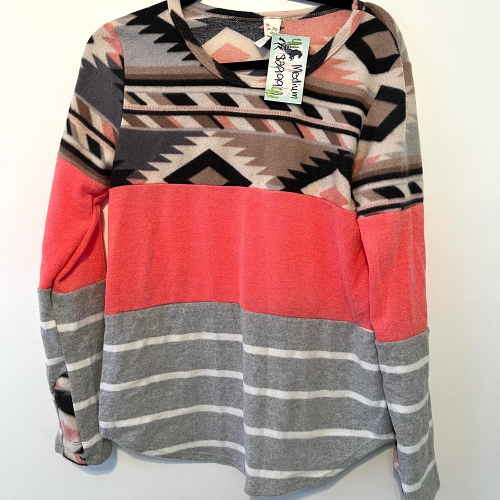 Medium boutique Top - coral & Aztec